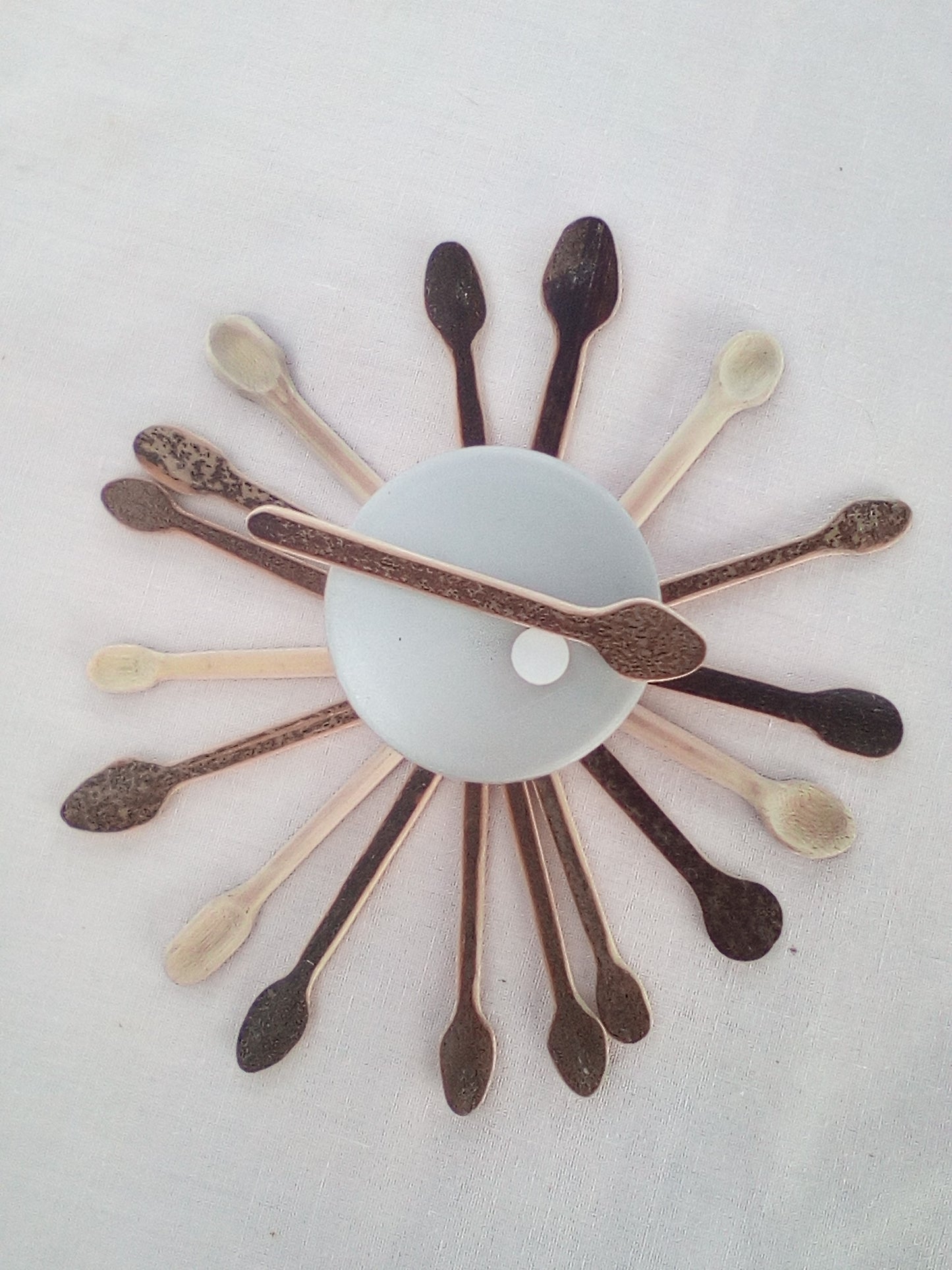 Cuillère à maquillage en bambou noir artisanale 7-8 cm naturelle