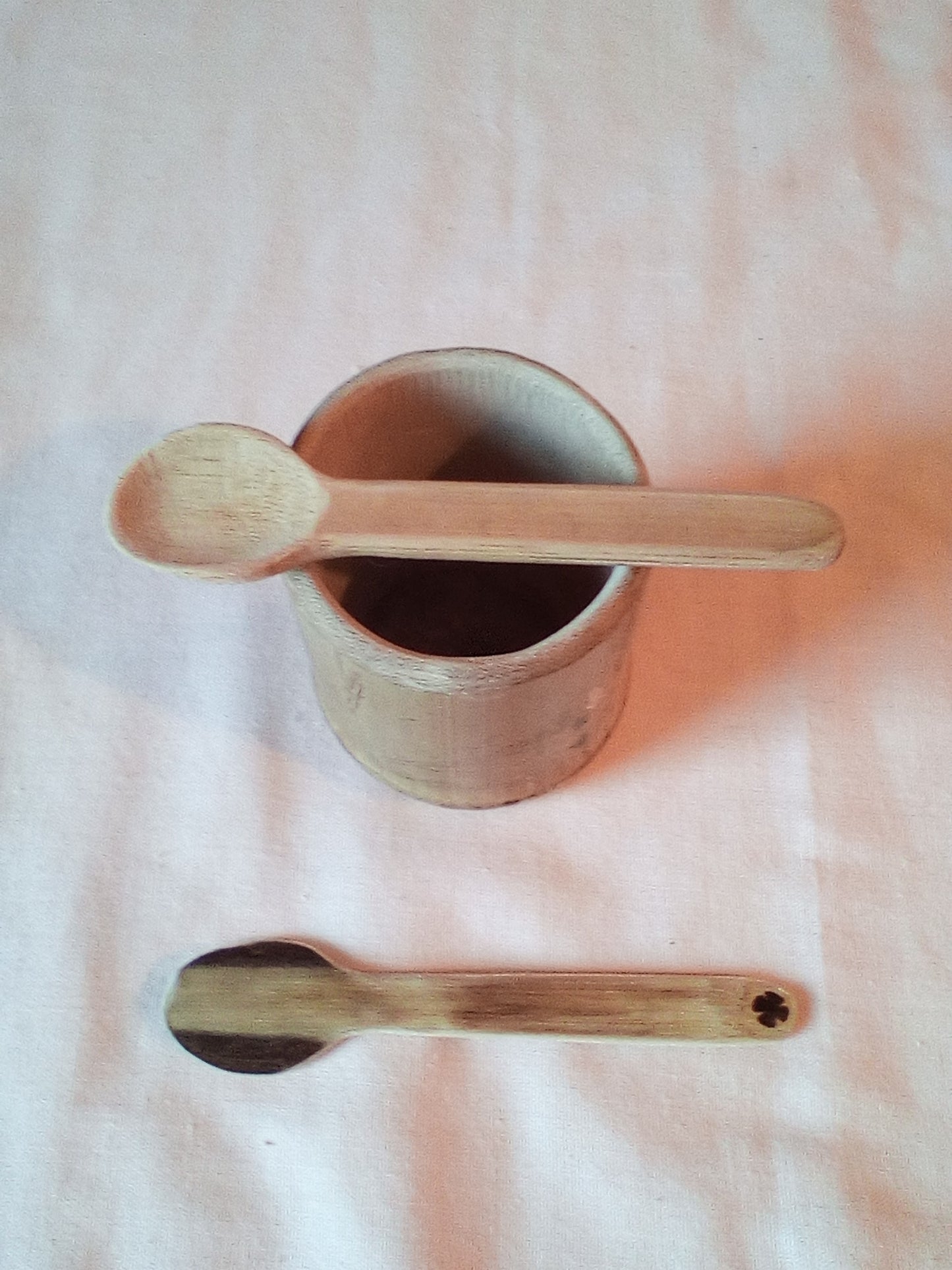 PETITES CUILLERES EN BAMBOU NOIR OU VERT ARTISANALES 11-12 cm