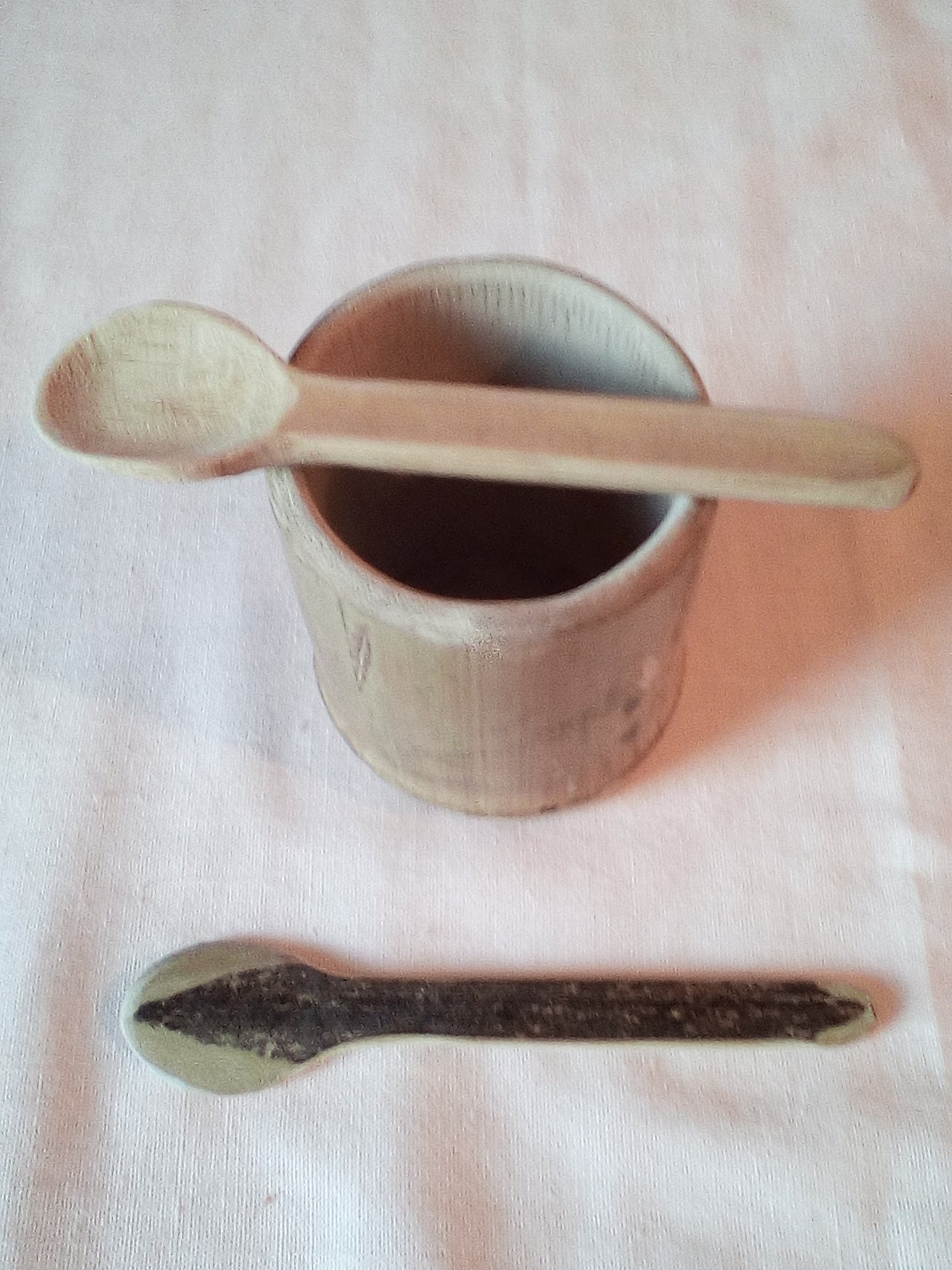 PETITES CUILLERES EN BAMBOU NOIR OU VERT ARTISANALES 11-12 cm