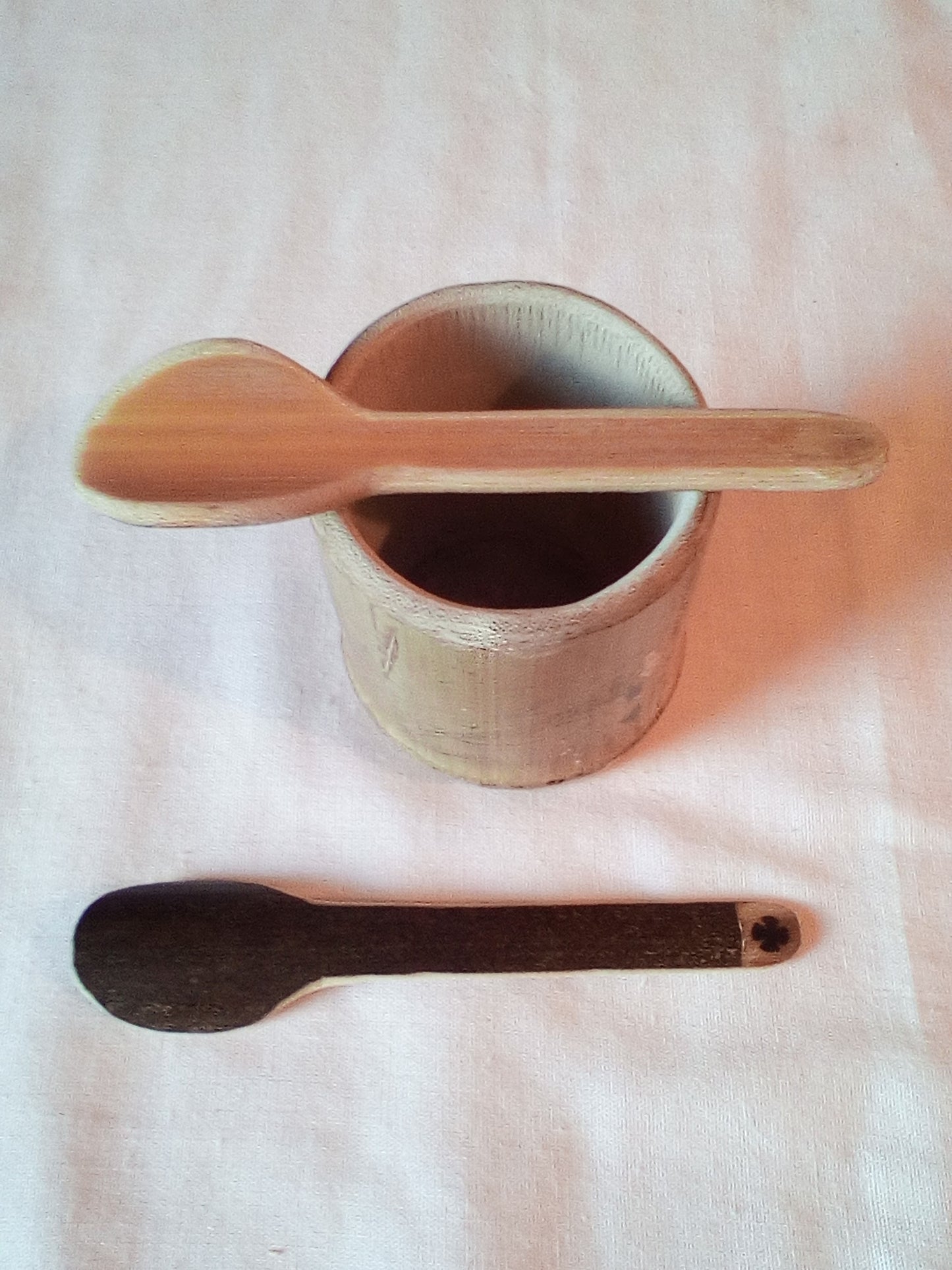 PETITES CUILLERES EN BAMBOU NOIR OU VERT ARTISANALES 11-12 cm