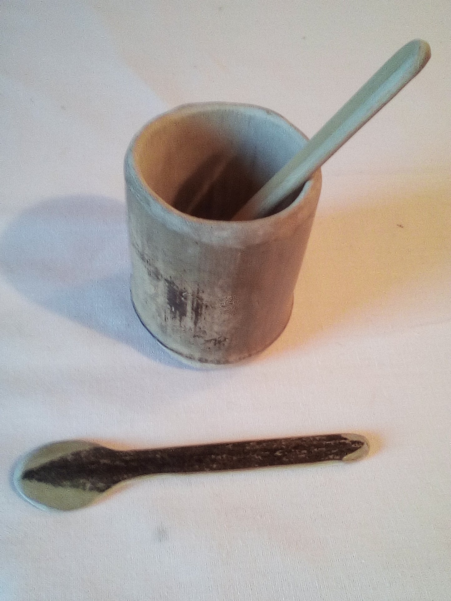 PETITES CUILLERES EN BAMBOU NOIR OU VERT ARTISANALES 11-12 cm