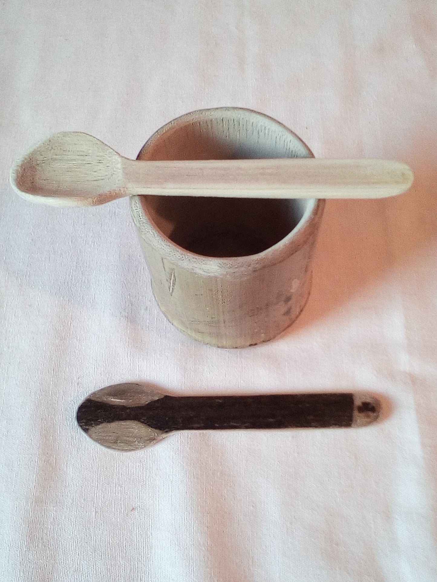 Petite cuillère en bambou noir artisanale 10-11 cm estampille en croix