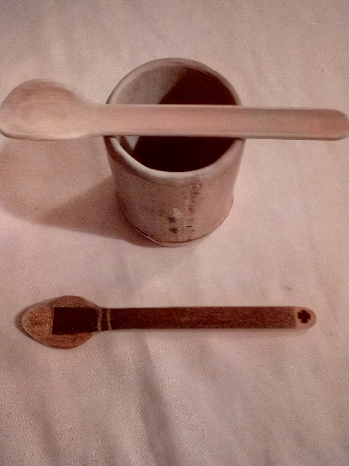 Petite cuillère en bambou noir artisanale 12-13 cm estampillée de la croix