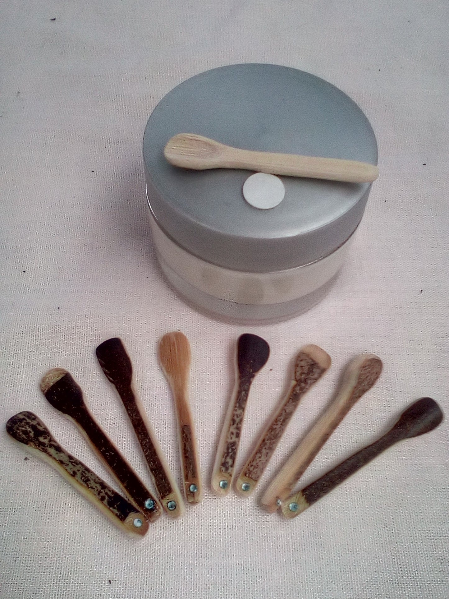 Spatule à maquillage en bambou noir artisanale 4-5 cm 1 strass bleue ciel