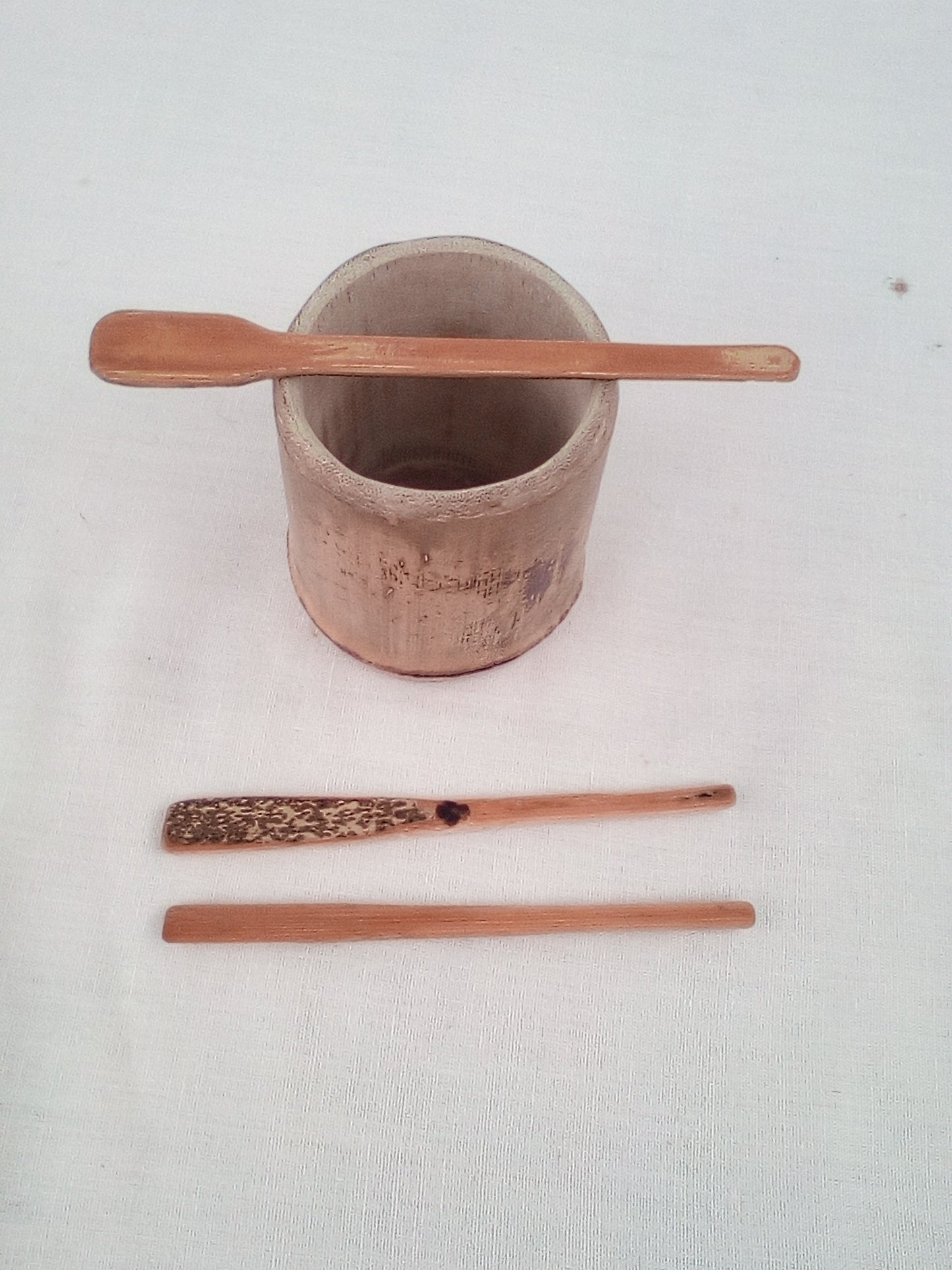 Touilleur spatule en bambou noir artisanal 11-12 cm