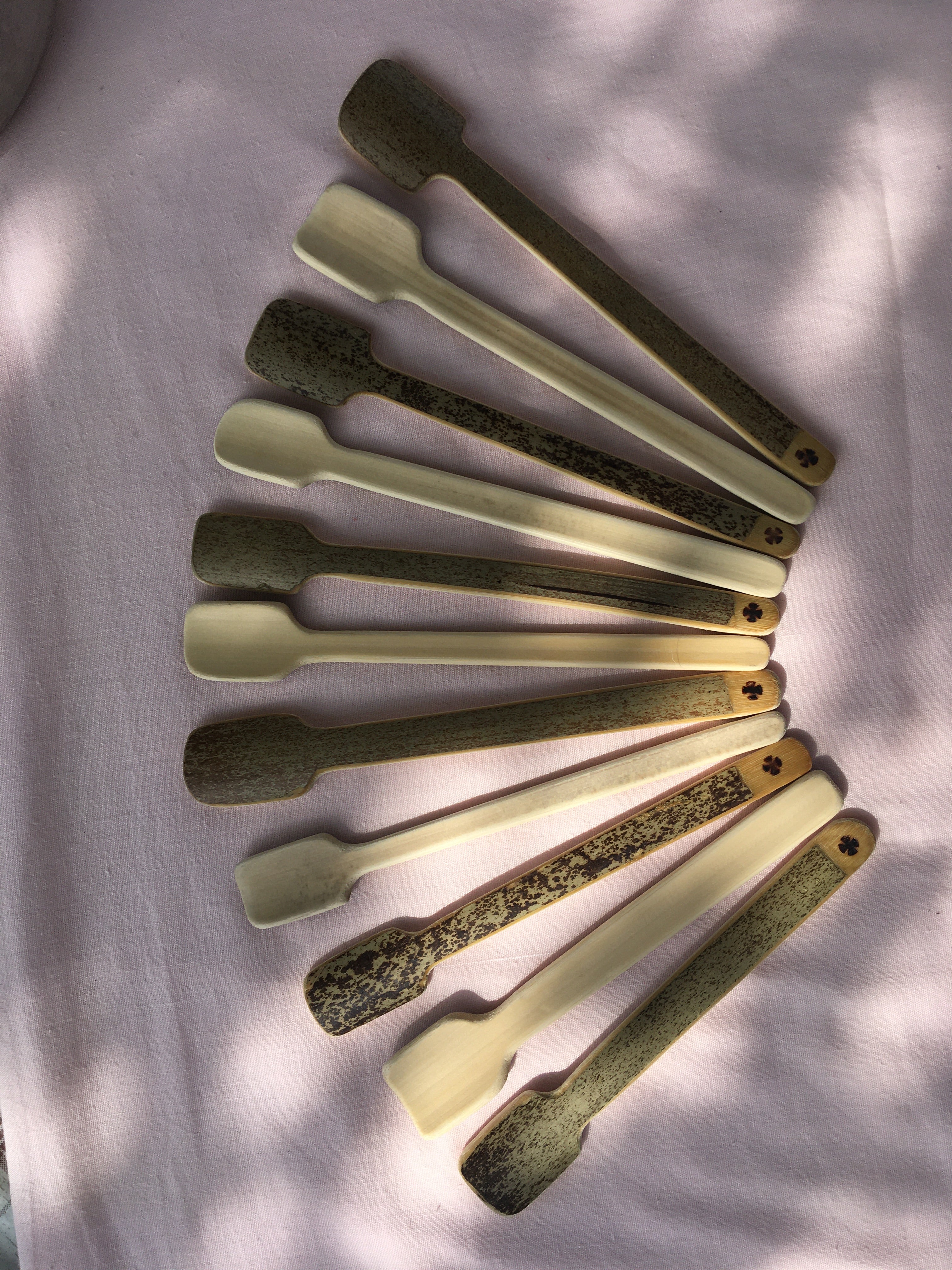 Spatules en bambou noir artisanales 15-25 cm