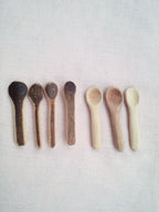 cuillère à maquillage artisanale en bambou noir de 3-4 cm