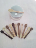 Cuillère à maquillage en bambou noir 6-7 cm naturelle