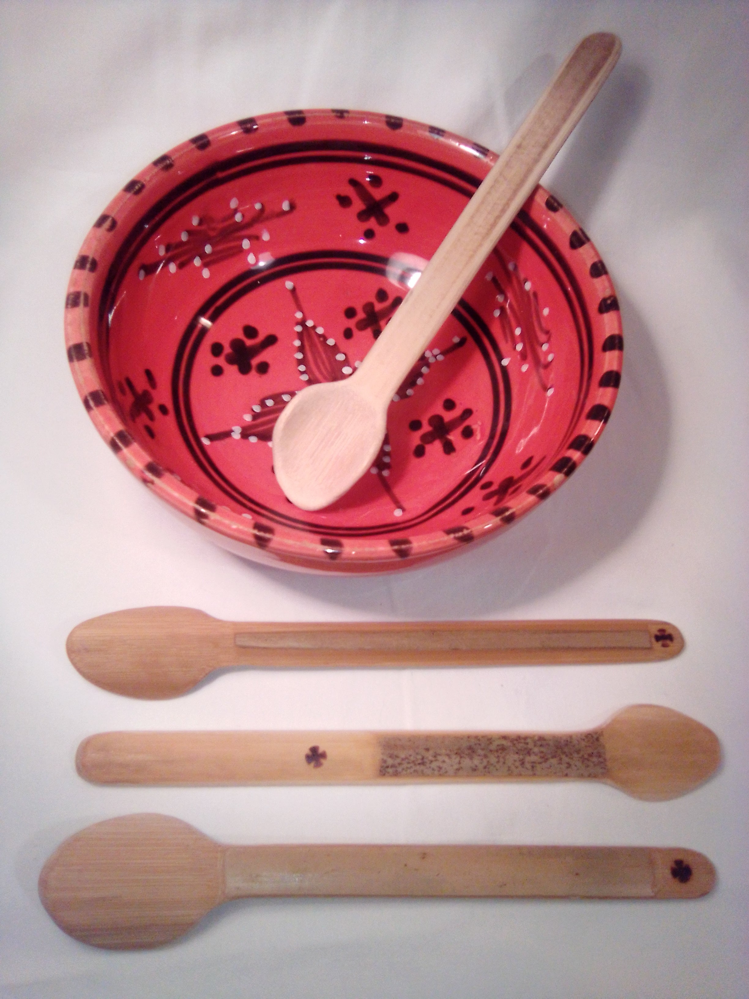 Cuillère à soupe en bambou artisanale de 18 cm, estampillée d'une croix, semi- pele