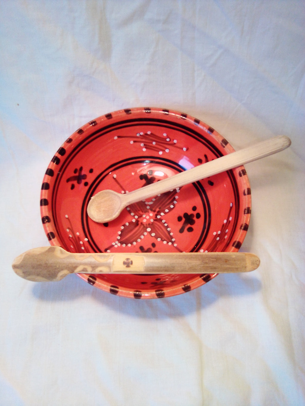 Cuillère à soupe en bambou vert artisanale de 16 cm dessin dentelle estampillée d'une croix