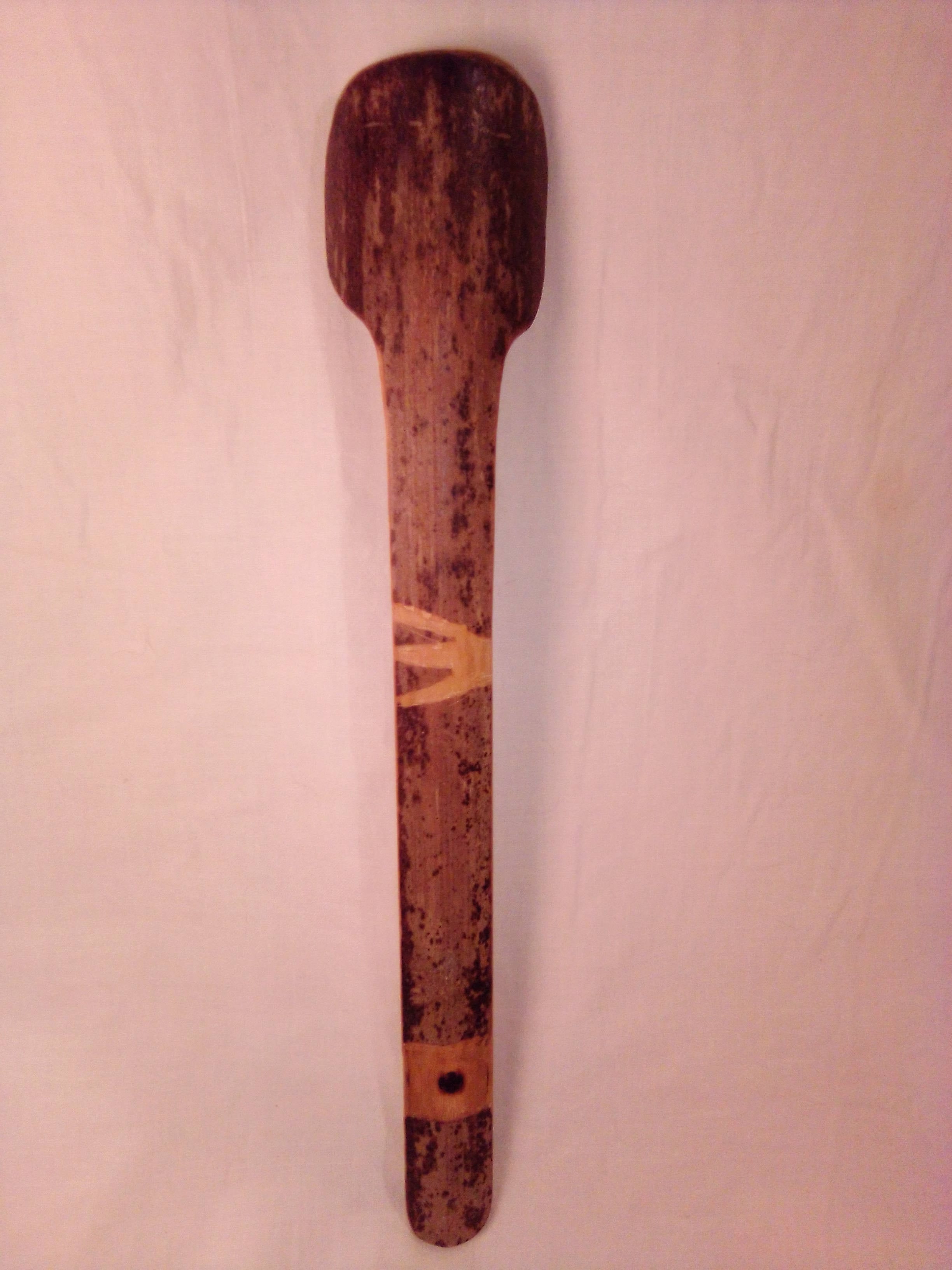 Cuillère  artisanale en bambou noir de 28 cm, finement décorée