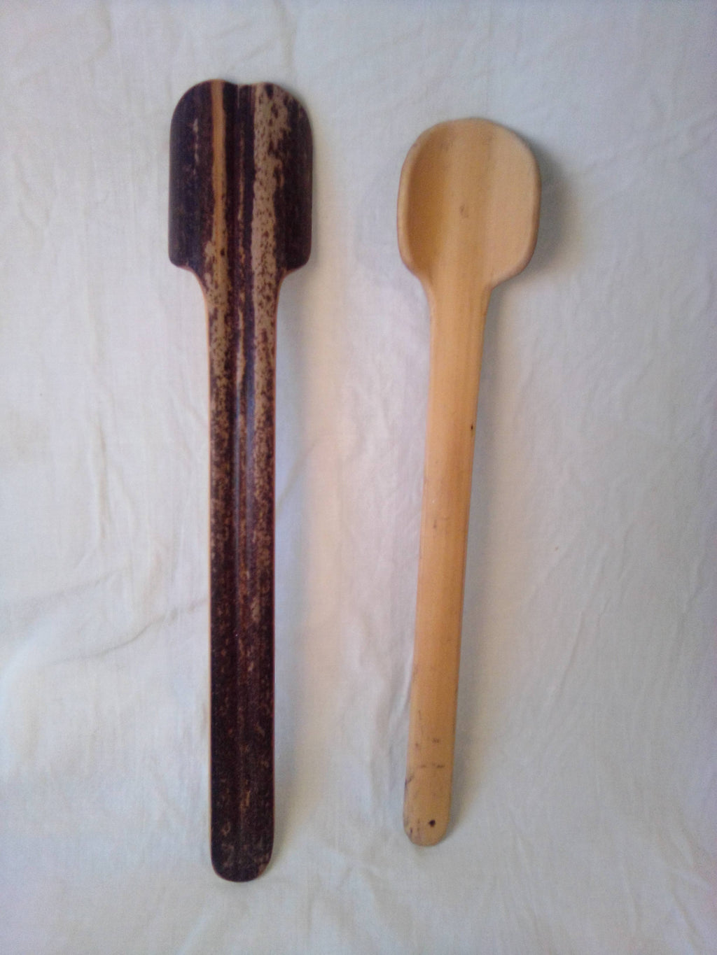 Cuillère en bambou noir de 26 cm, taillée dans le creux