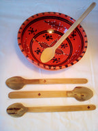Cuillère à soupe en bambou vert artisanale de 19 cm, naturellement dessinée, estampillée d'une croix, corps pelé
