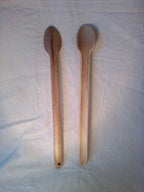 Fine cuillère en bambou vert artisanale de 26 cm et son estampille en croix