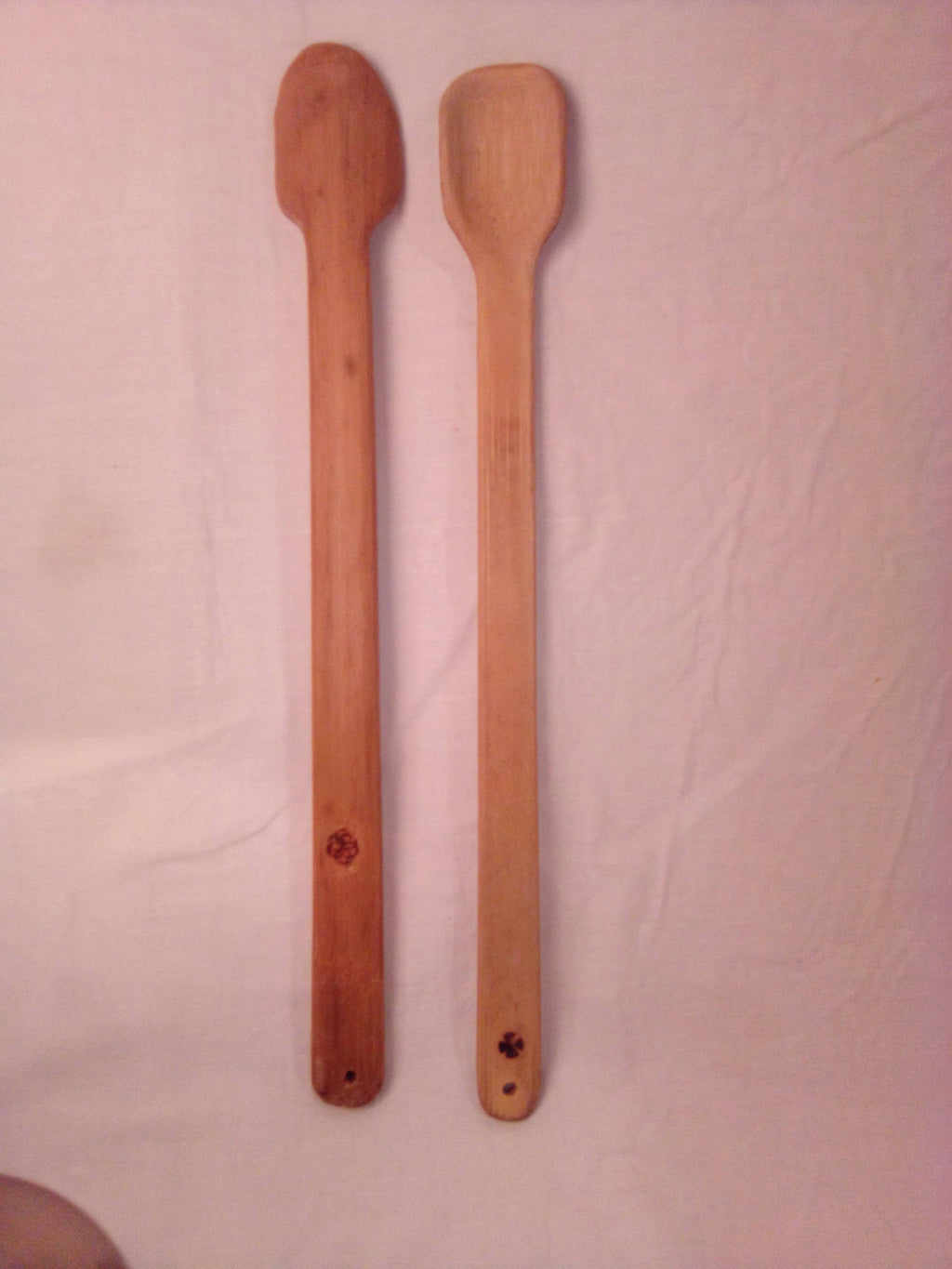 Fine cuillère en babou ver de 25 cm, pelée estampille en fleur