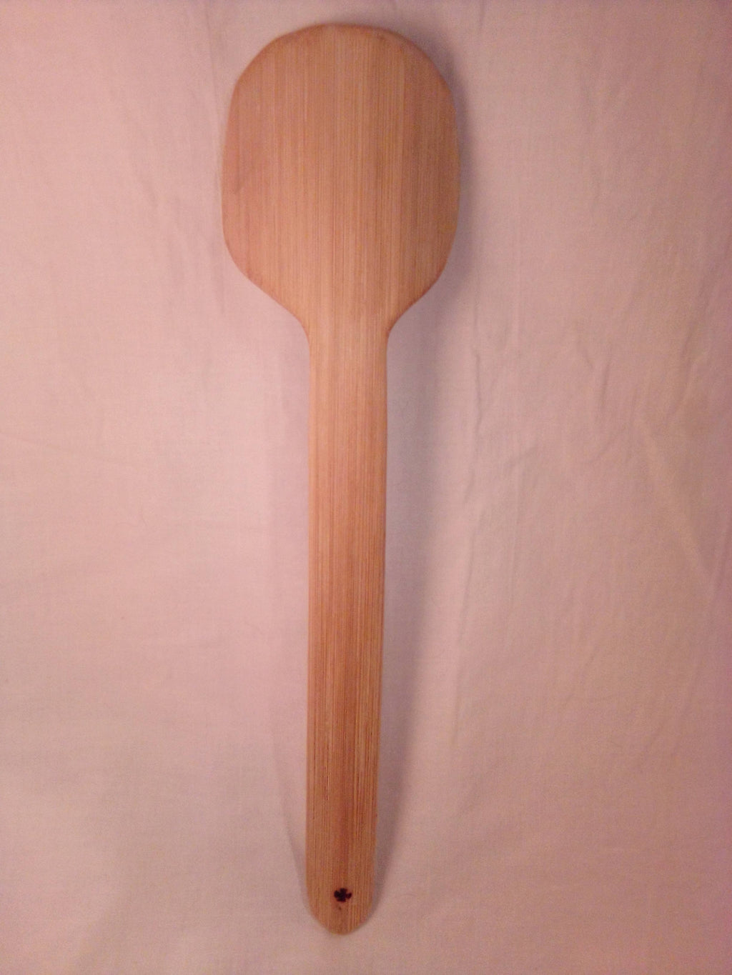 Grosse cuillère artisanale en bambou vert de 28 cm estampillée d'une croix