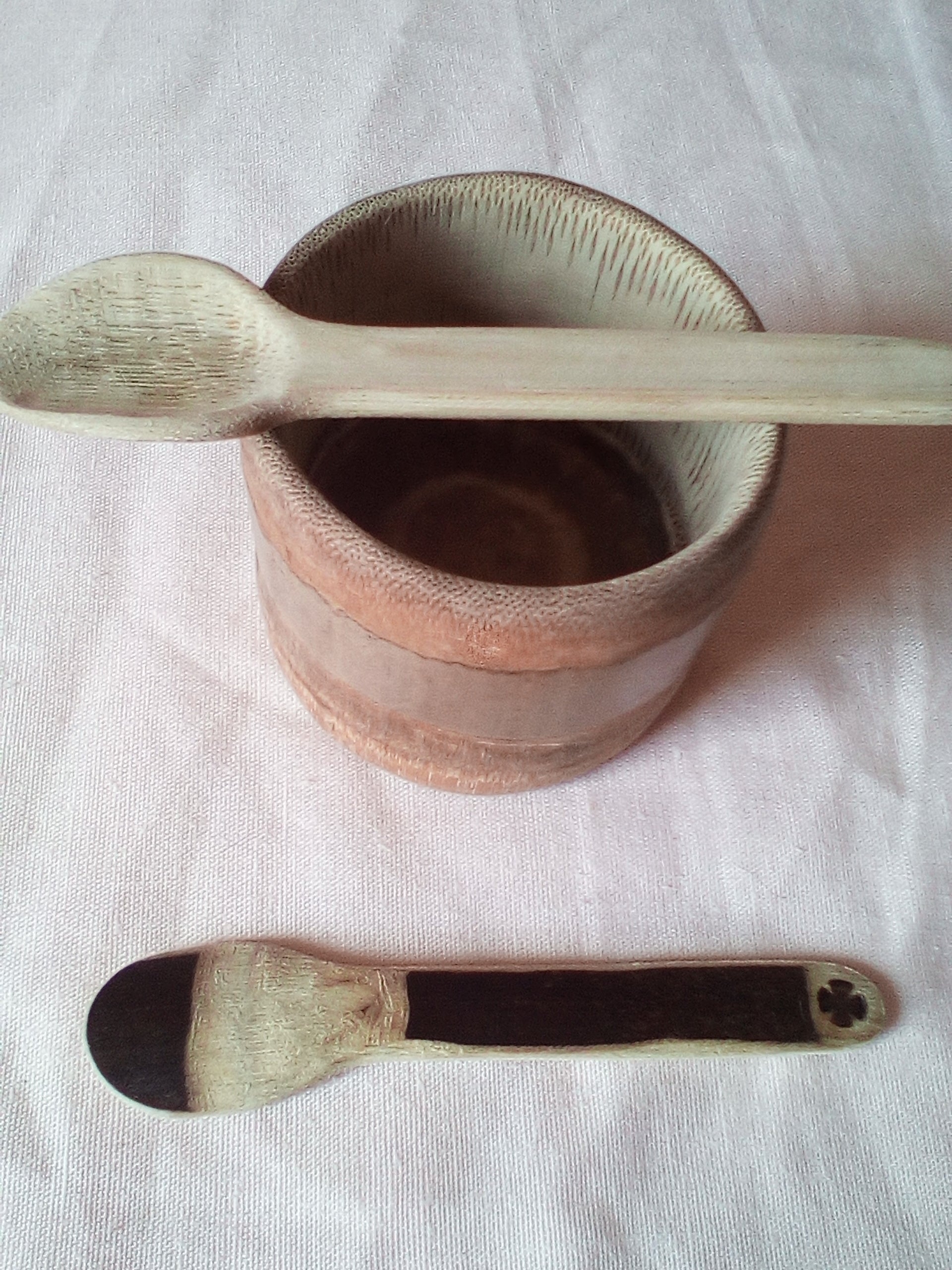 PETITES CUILLERES EN BAMBOU NOIR OU VERT ARTISANALES 10-11 cm