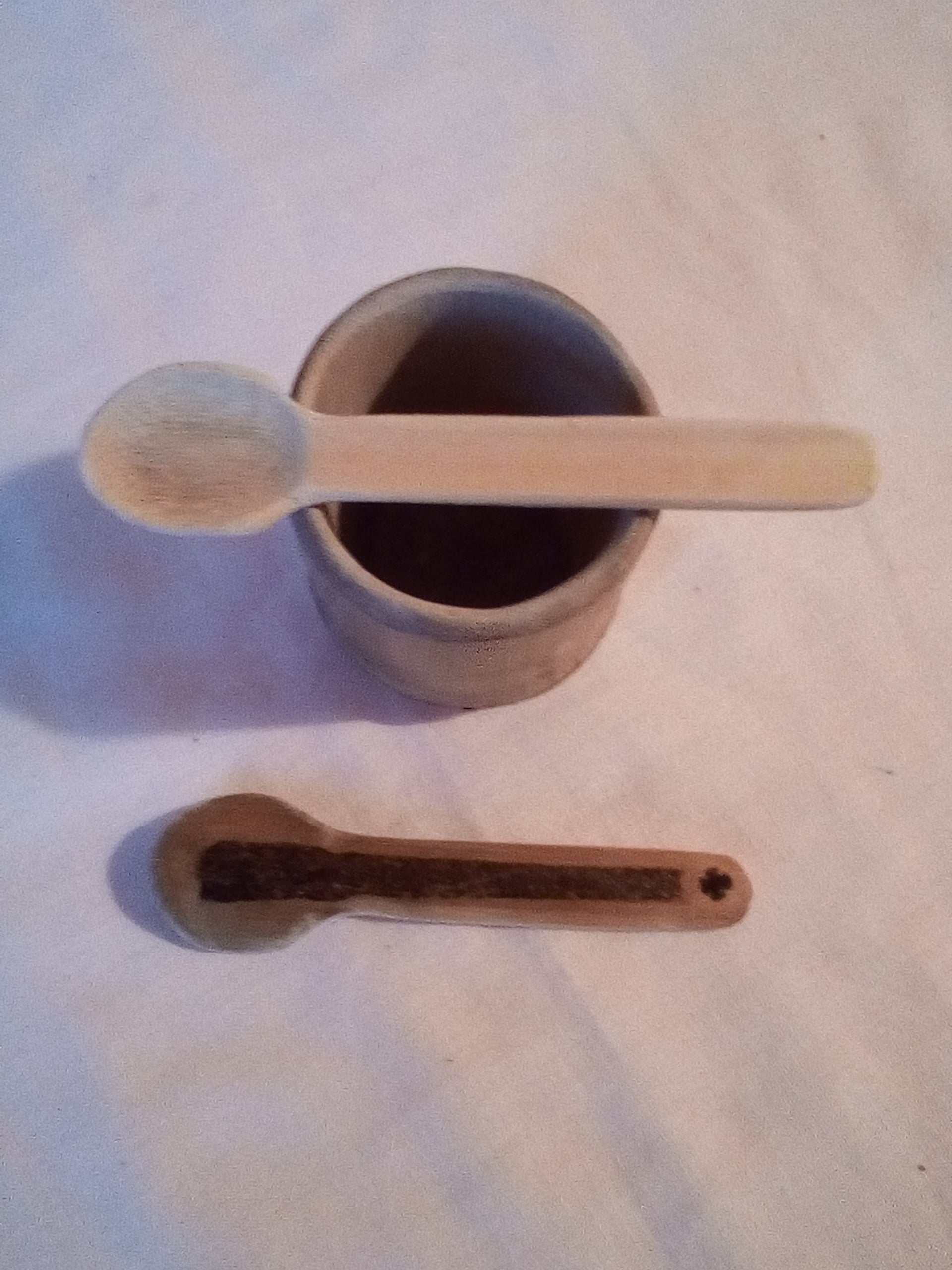 PETITES CUILLERES EN BAMBOU NOIR OU VERT ARTISANALES 11-12 cm