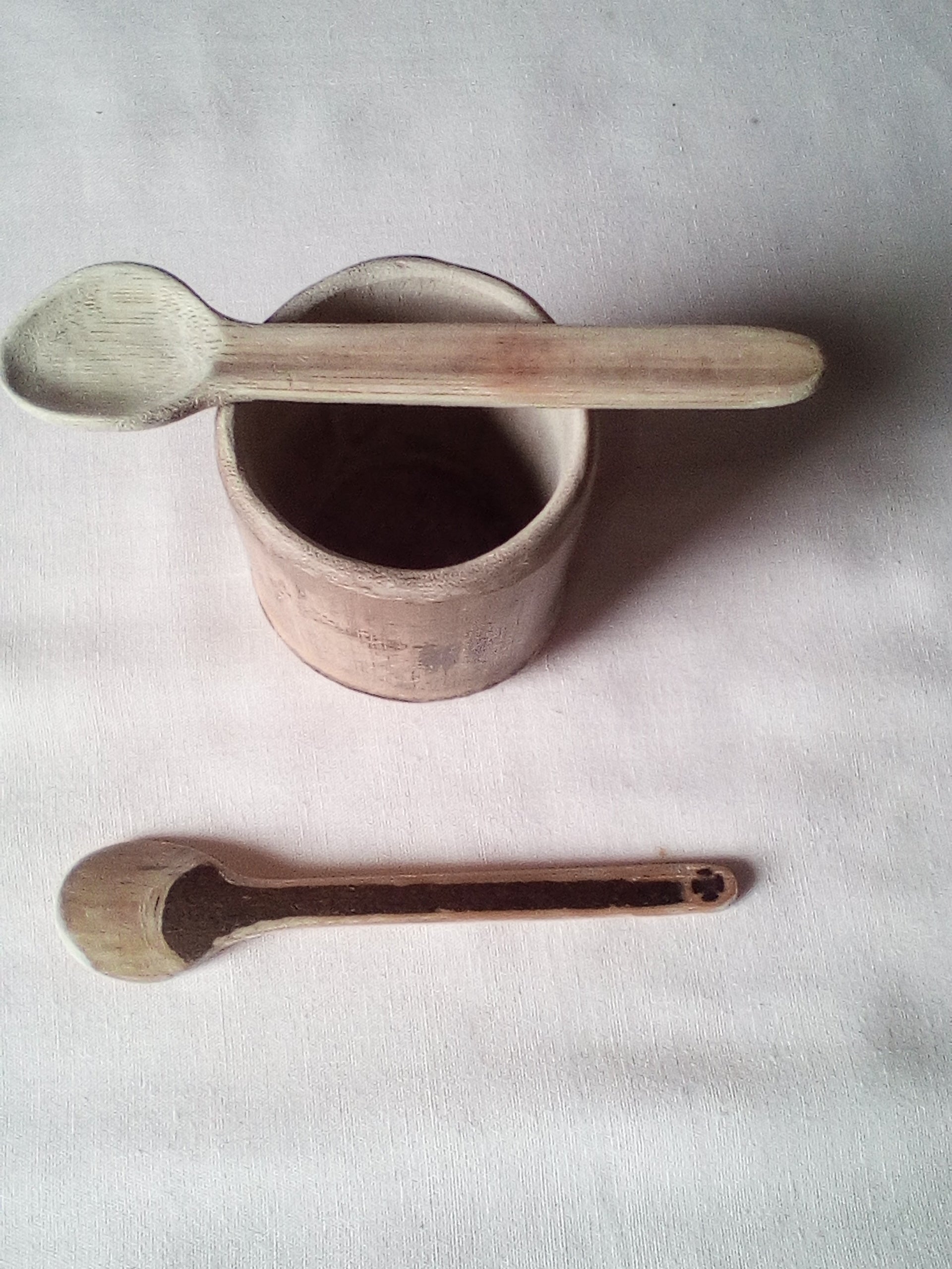 PETITE CUILLERE EN BAMBOU NOIR ARTISANALE 12-13 cm estampille en croix