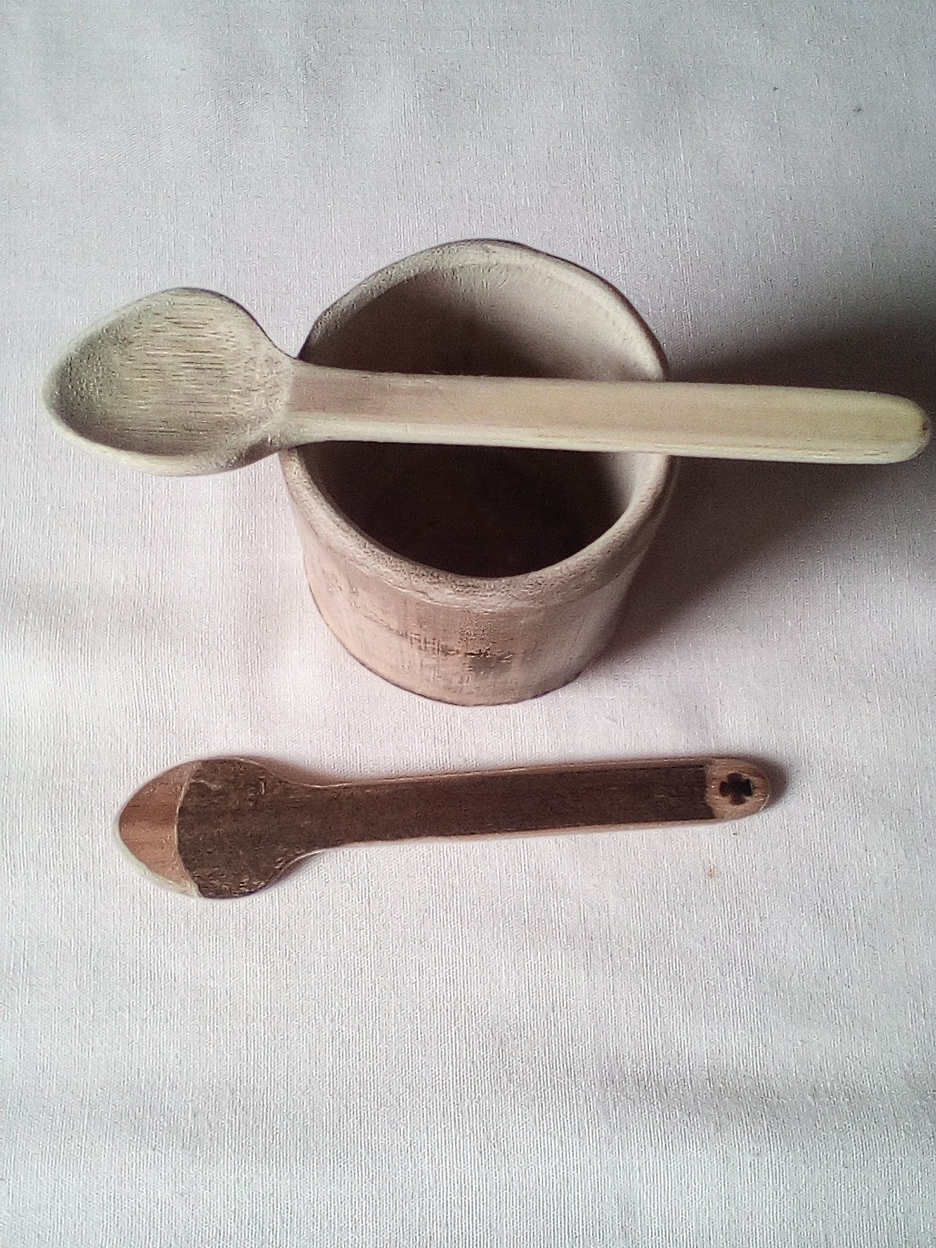 PETITE CUILLERE EN BAMBOU NOIR ARTISANALE 12-13 cm estampille en croix