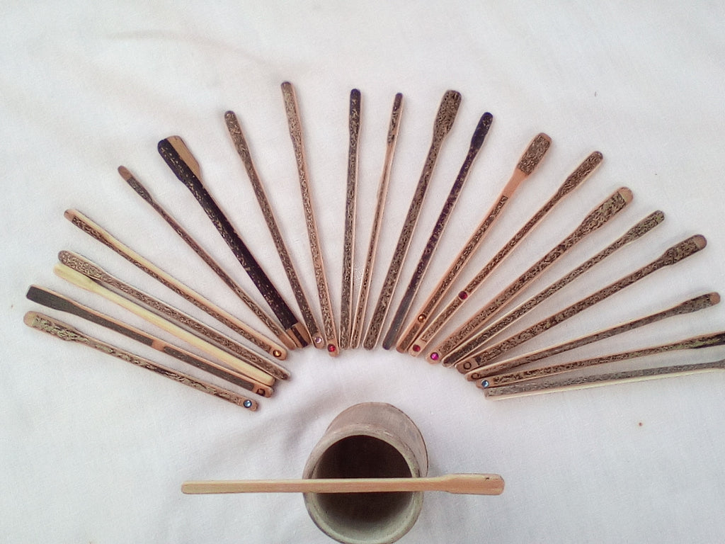 TOUILLEUR EN BAMBOU NOIR ARTISANAL  de 14-15 cm 100% naturel