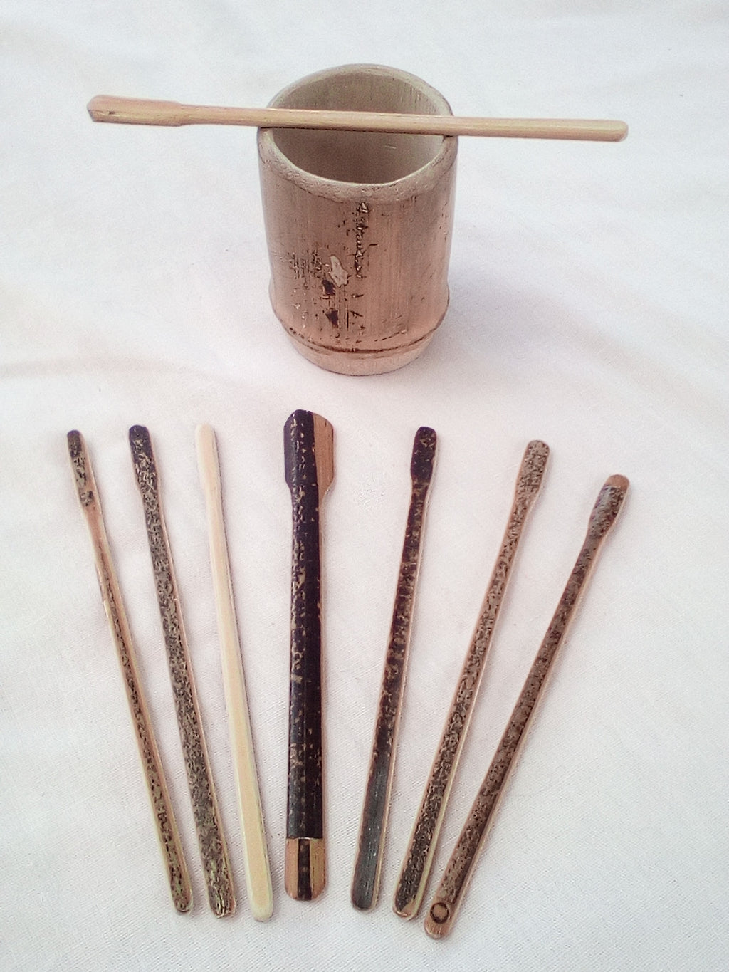 TOUILLEUR EN BAMBOU NOIR ARTISANAL  de 14-15 cm 100% naturel