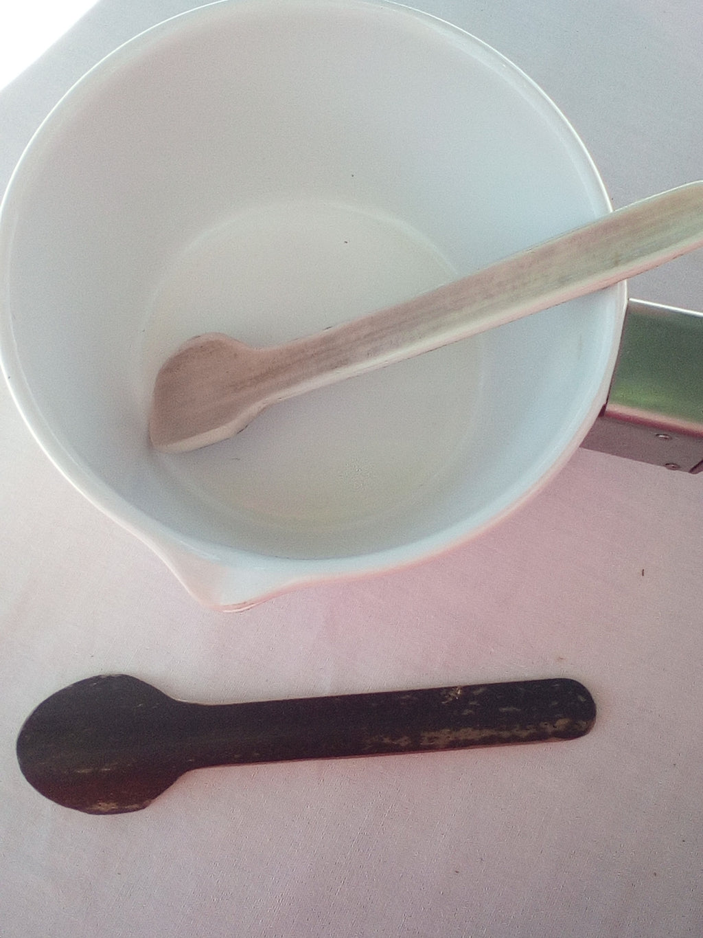 CUILLERES A TOUILLER EN BAMBOU noir ou vert artisanales de 16 cm