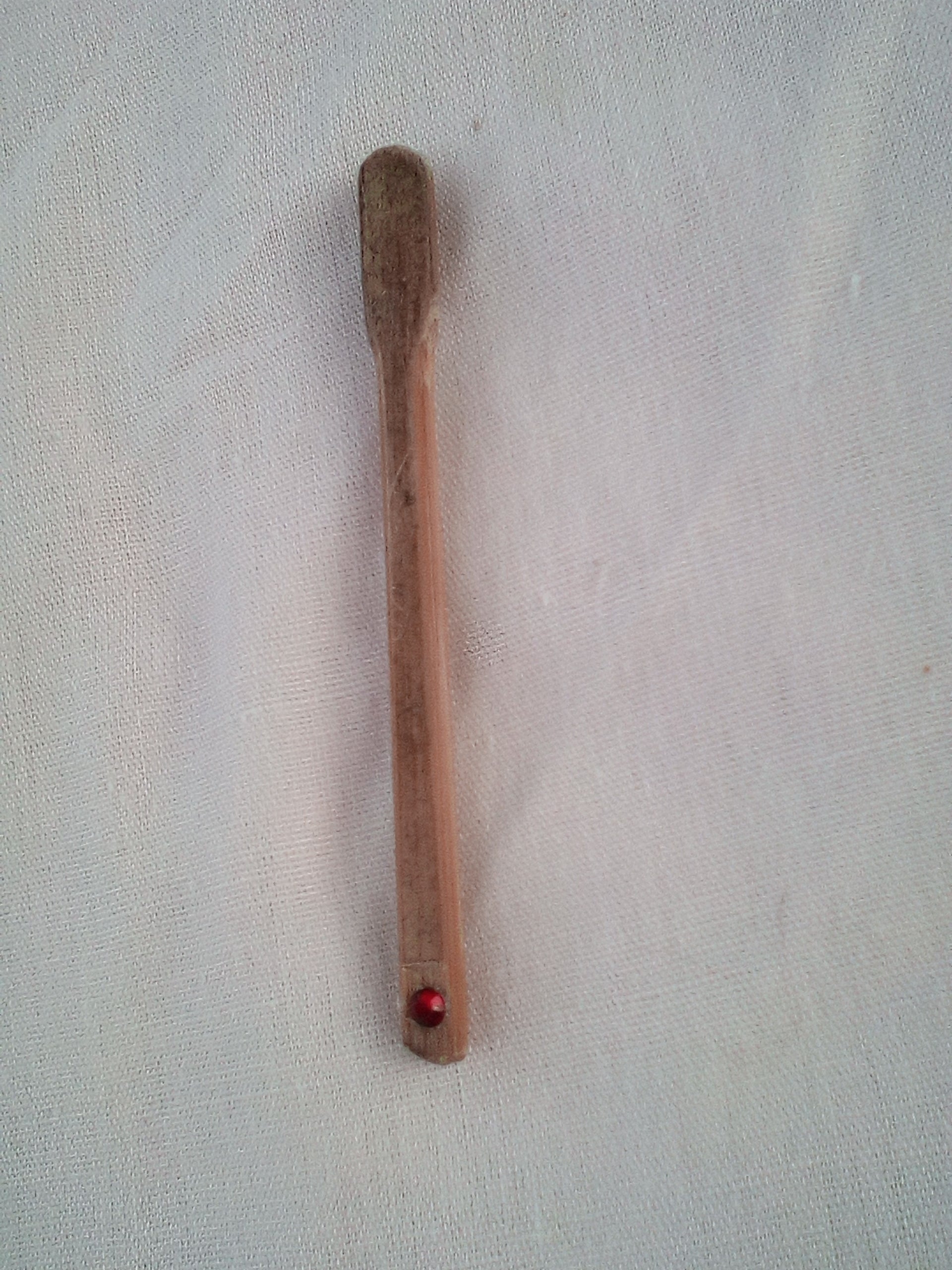 TOUILLEUR EN BAMBOU NOIR OU VERT ARTISANAL de 8-9 cm