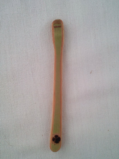 TOUILLEUR EN BAMBOU NOIR OU VERT ARTISANAL de 9-10 cm