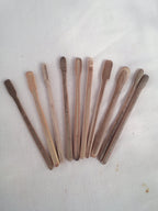 TOUILLEUR EN BAMBOU NOIR OU VERT ARTISANAL de 10-11 cm