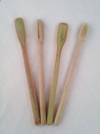 TOUILLEUR EN BAMBOU NOIR OU VERT ARTISANAL de 12-13 cm