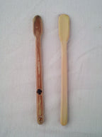 TOUILLEUR EN BAMBOU NOIR OU VERT ARTISANAL de 12-13 cm