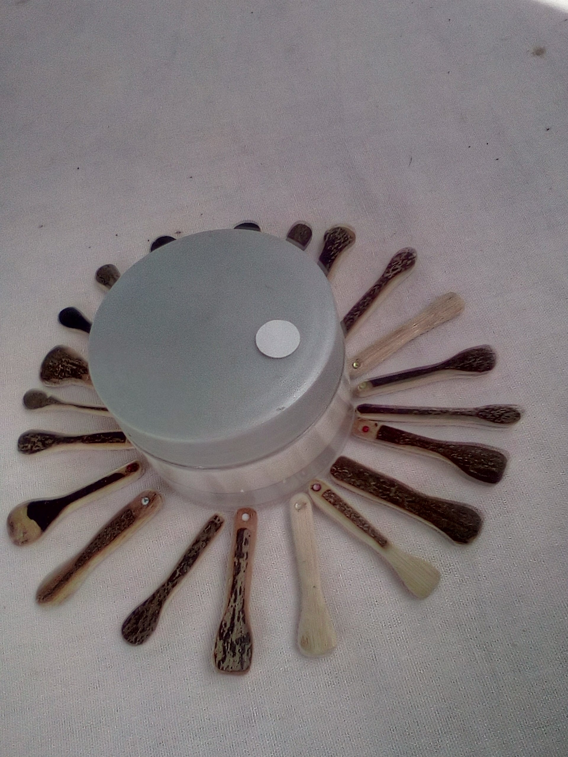 Spatule à maquillage en bambou noir 4-5 cm strass multicouleurs