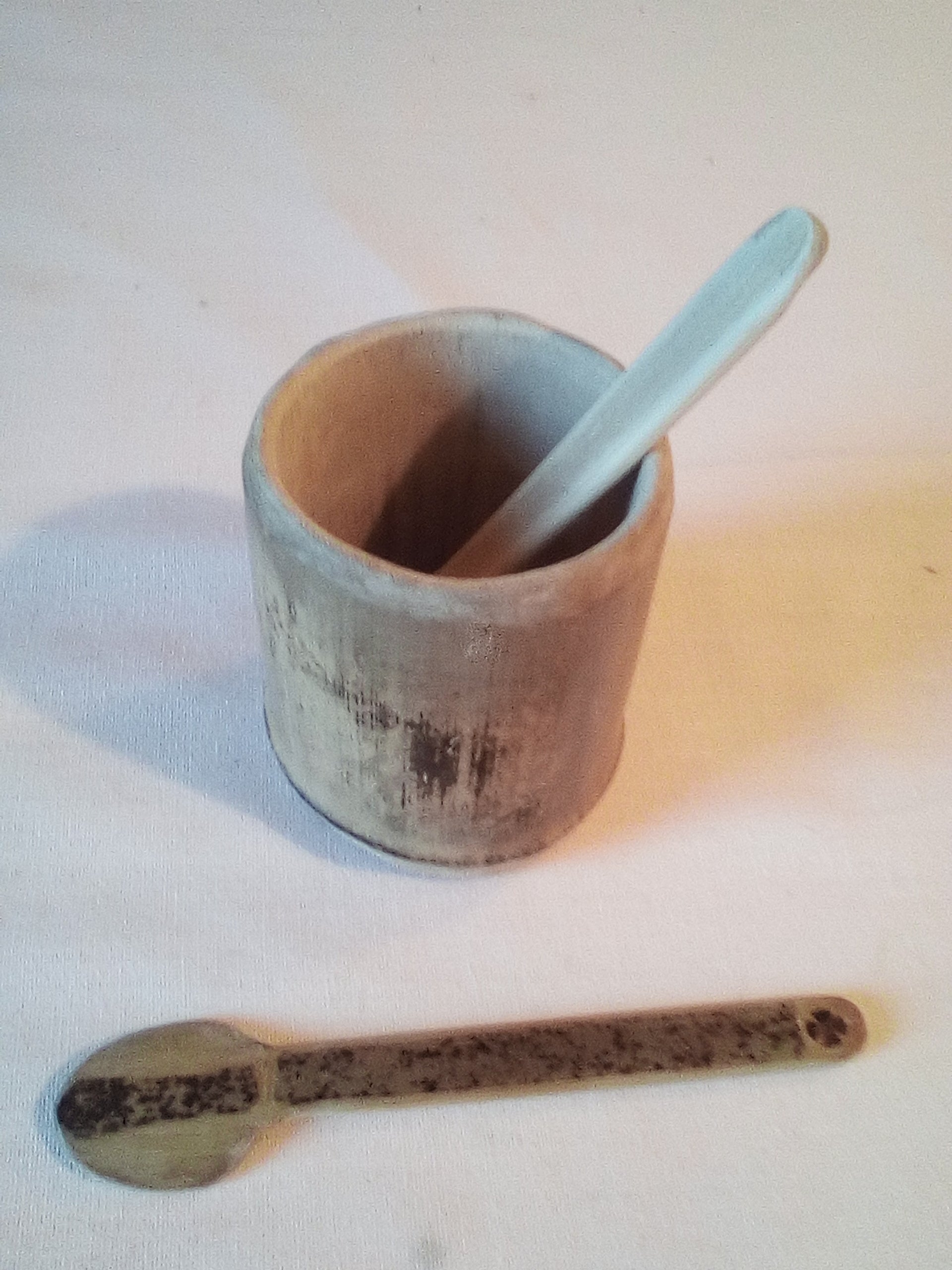 Petite cuillère en bambou noir originale et son estampille