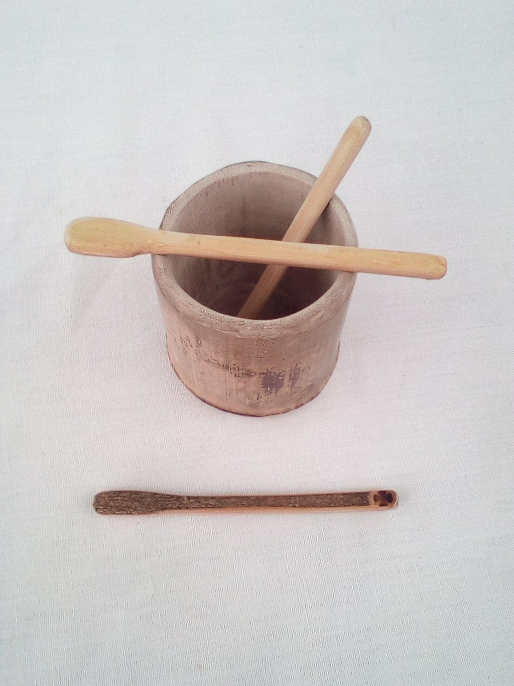 Petit touilleur en bambou noir artisanal 10-11 cm estampille en croix