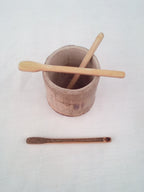 Petit touilleur en bambou noir artisanal 10-11 cm estampille en croix