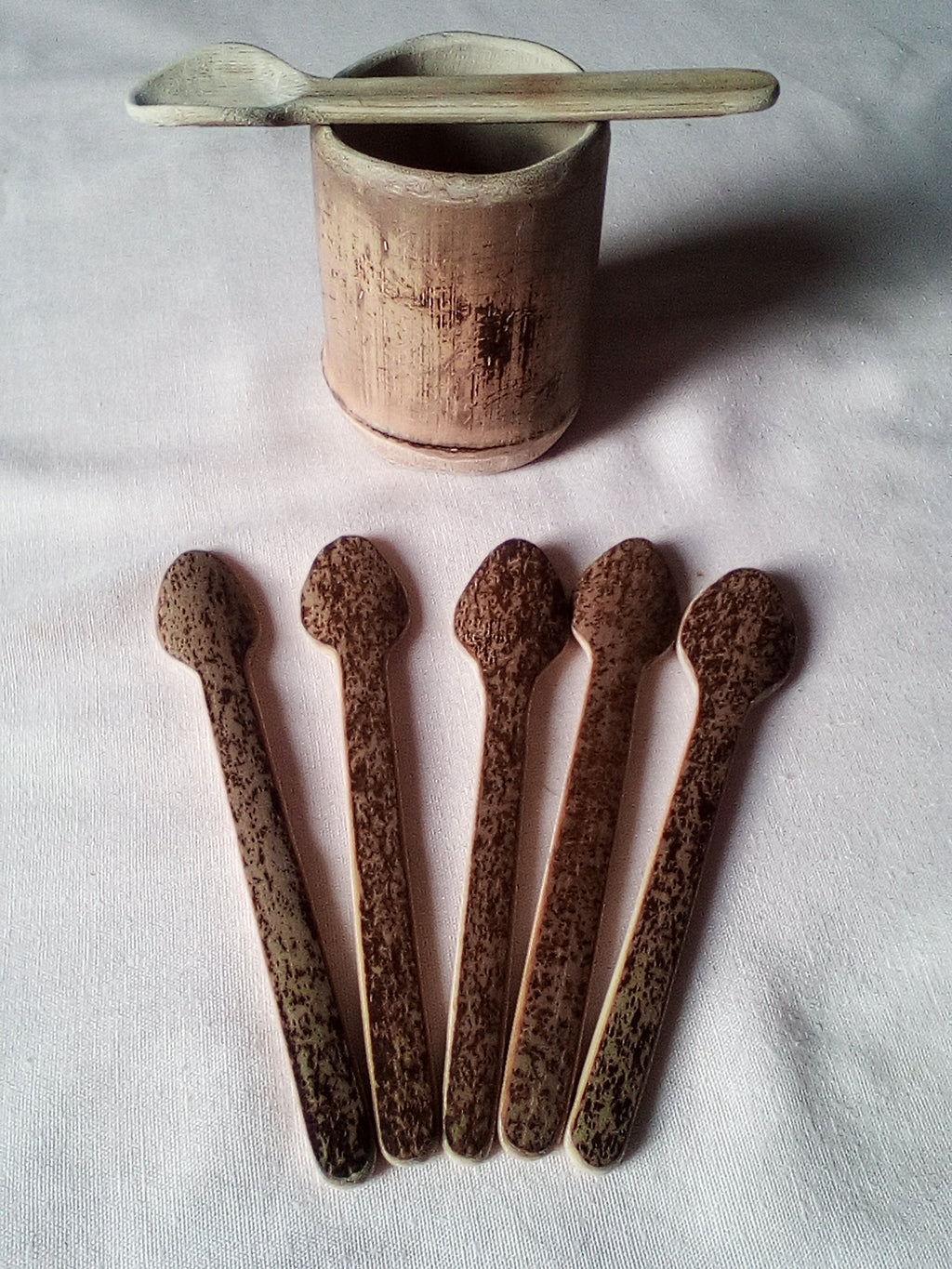 Petite cuillere en bambou noir de 12 cm naturelle