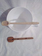 Petite cuillère en bambou vert de 11 cm carrée naturelement dessinée