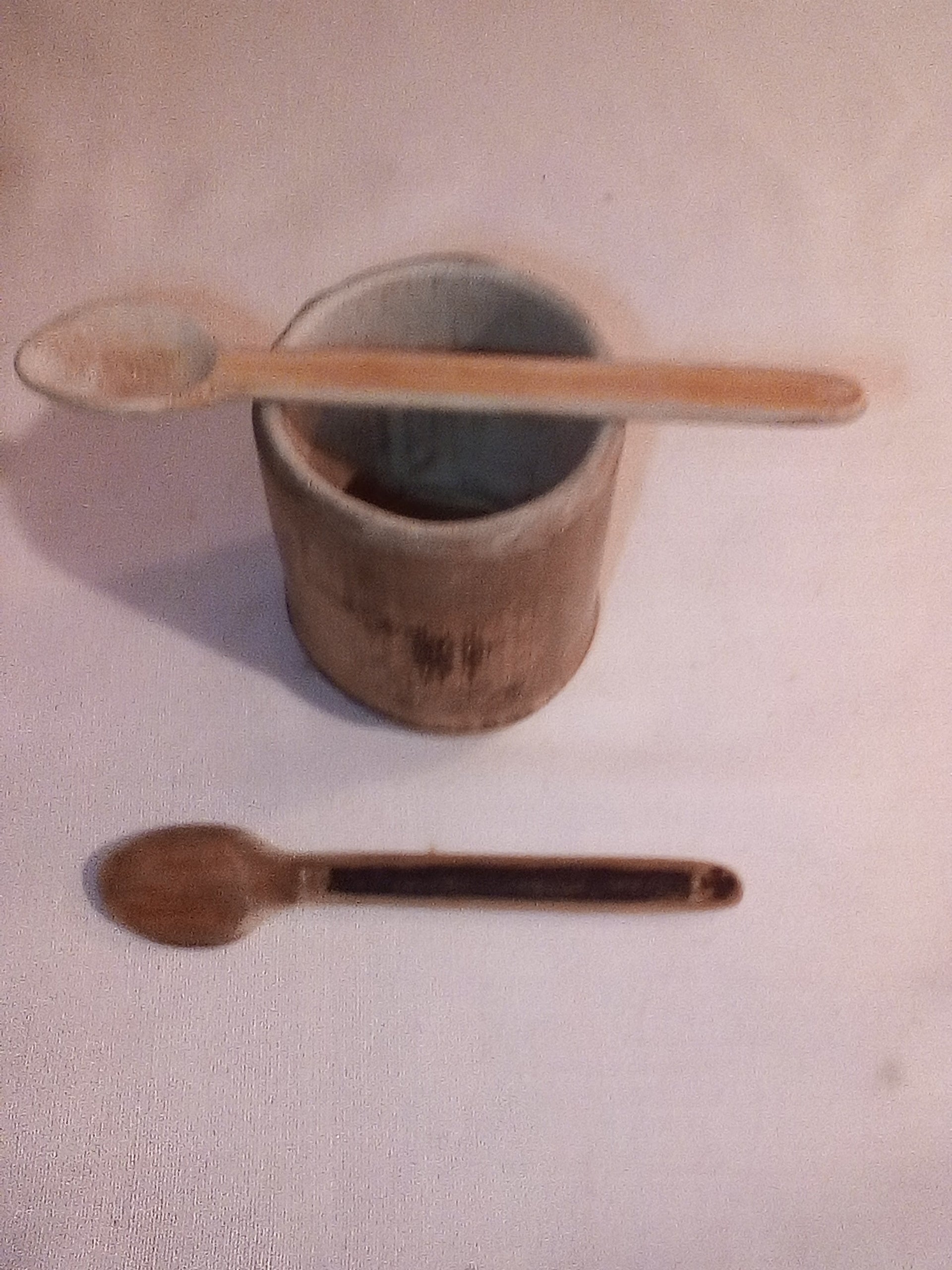 Petite cuillère en bambou noir artisanale 12-13 cm estampillée de la croix