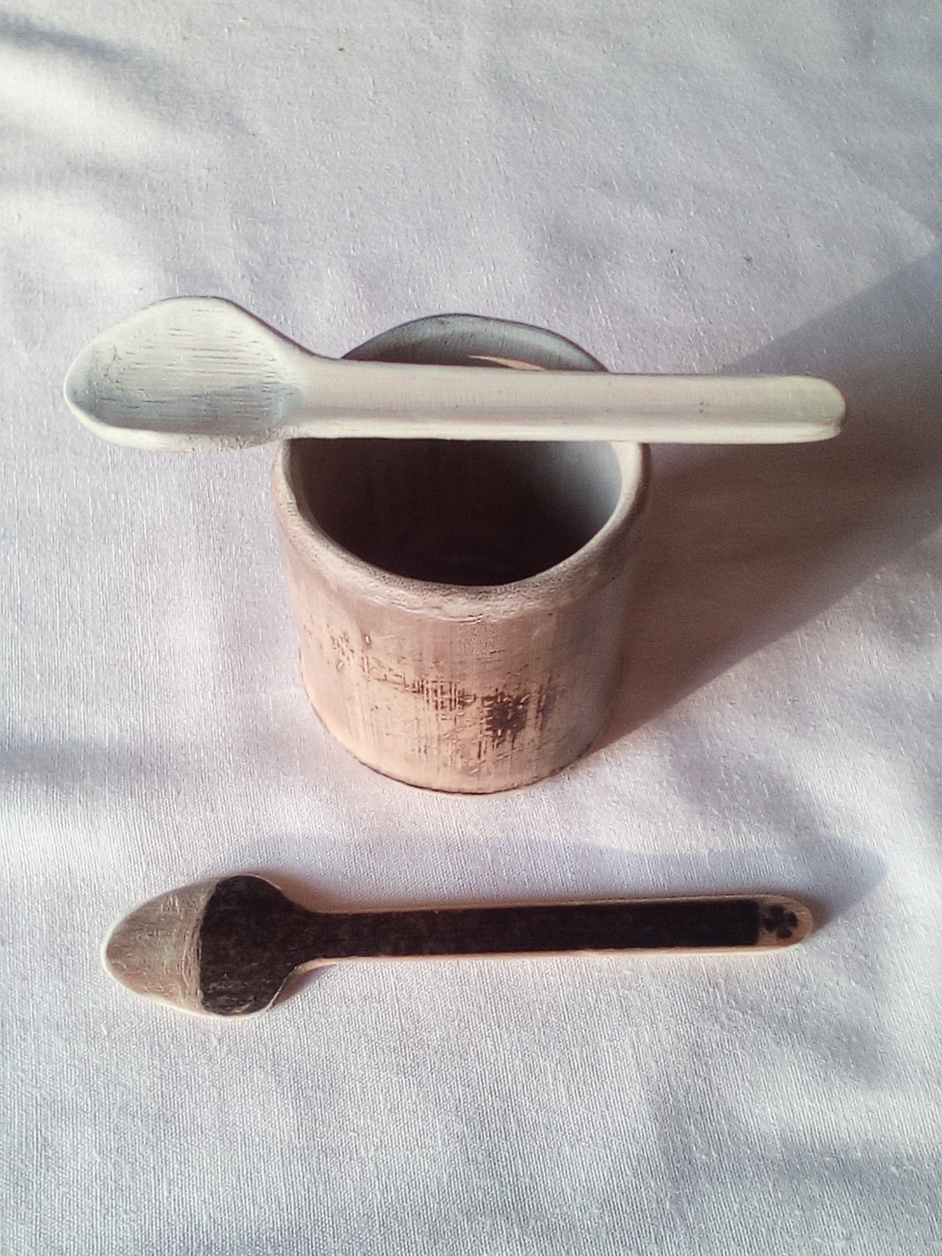 Petite cuillère en bambou noir artisanale 12 cm et son estampille