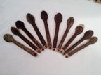 Petite cuillère en bambou noir artisanale 11 cm  estampillée d' une croix