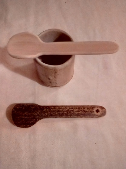 Petite cuillère en bambou noir artisanale 2-13 cm