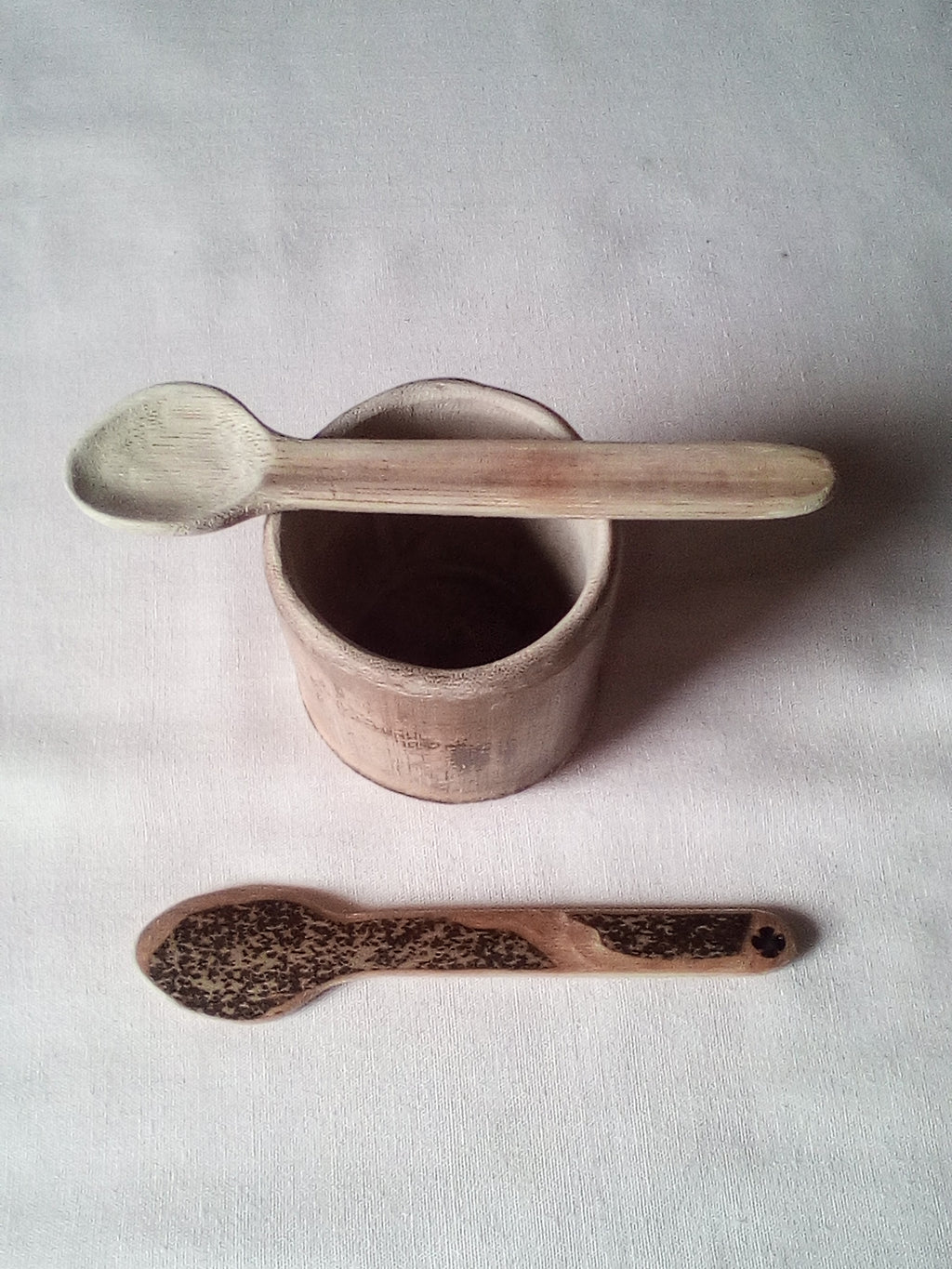 Petite cuillère en bambou noir de 12 cm décorée en lune