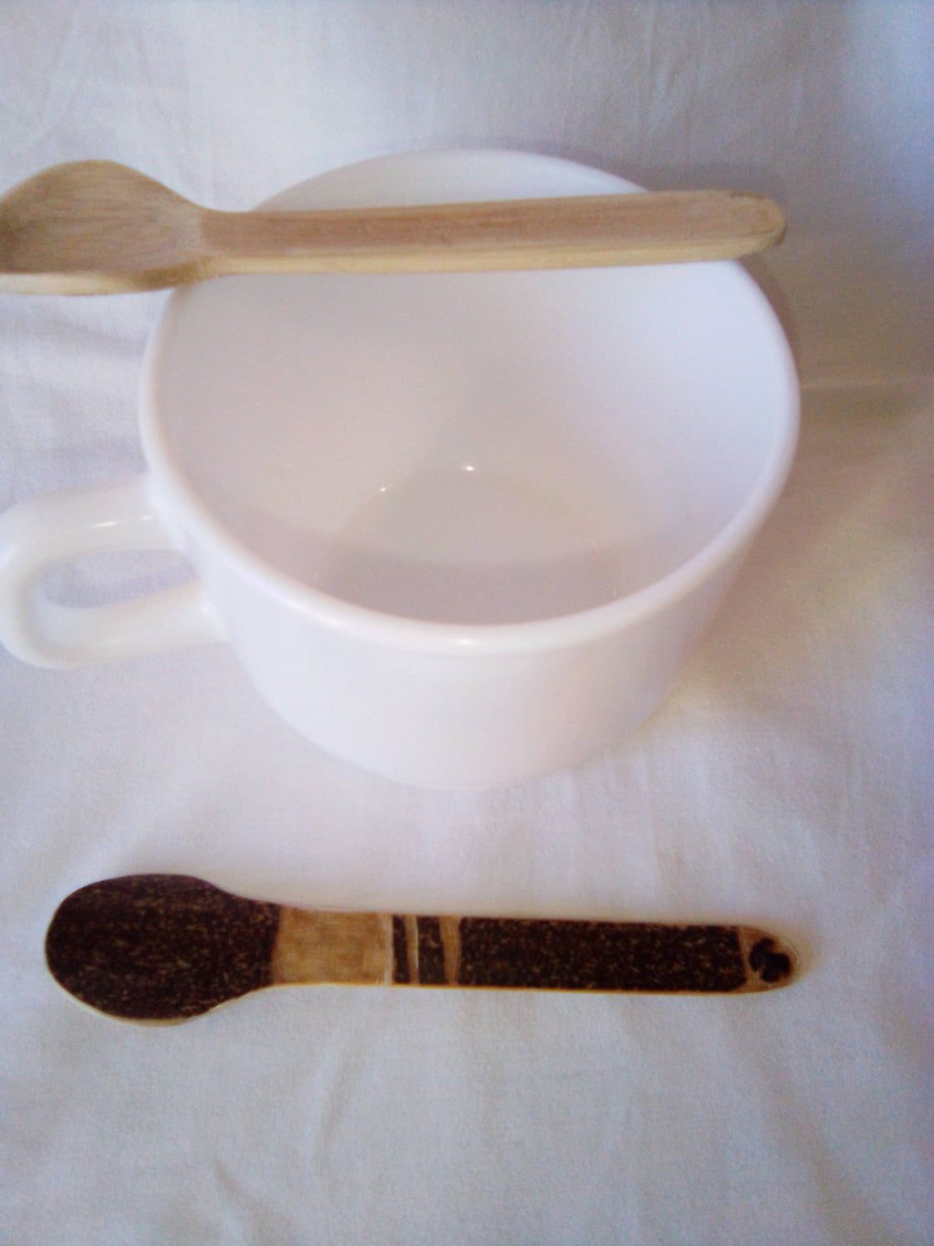 petite cuillère en bambou noir de 11 cm originale et son estampille