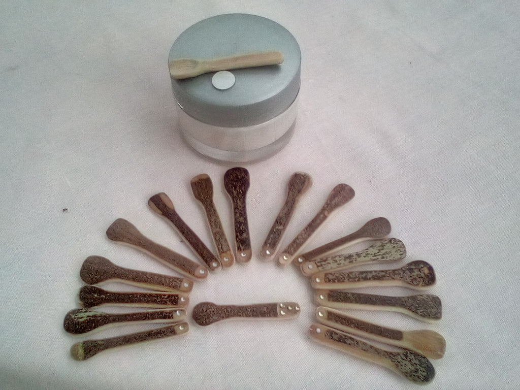 Spatule à maquillage en bambou noir 4-5 cm 1 strass blanc