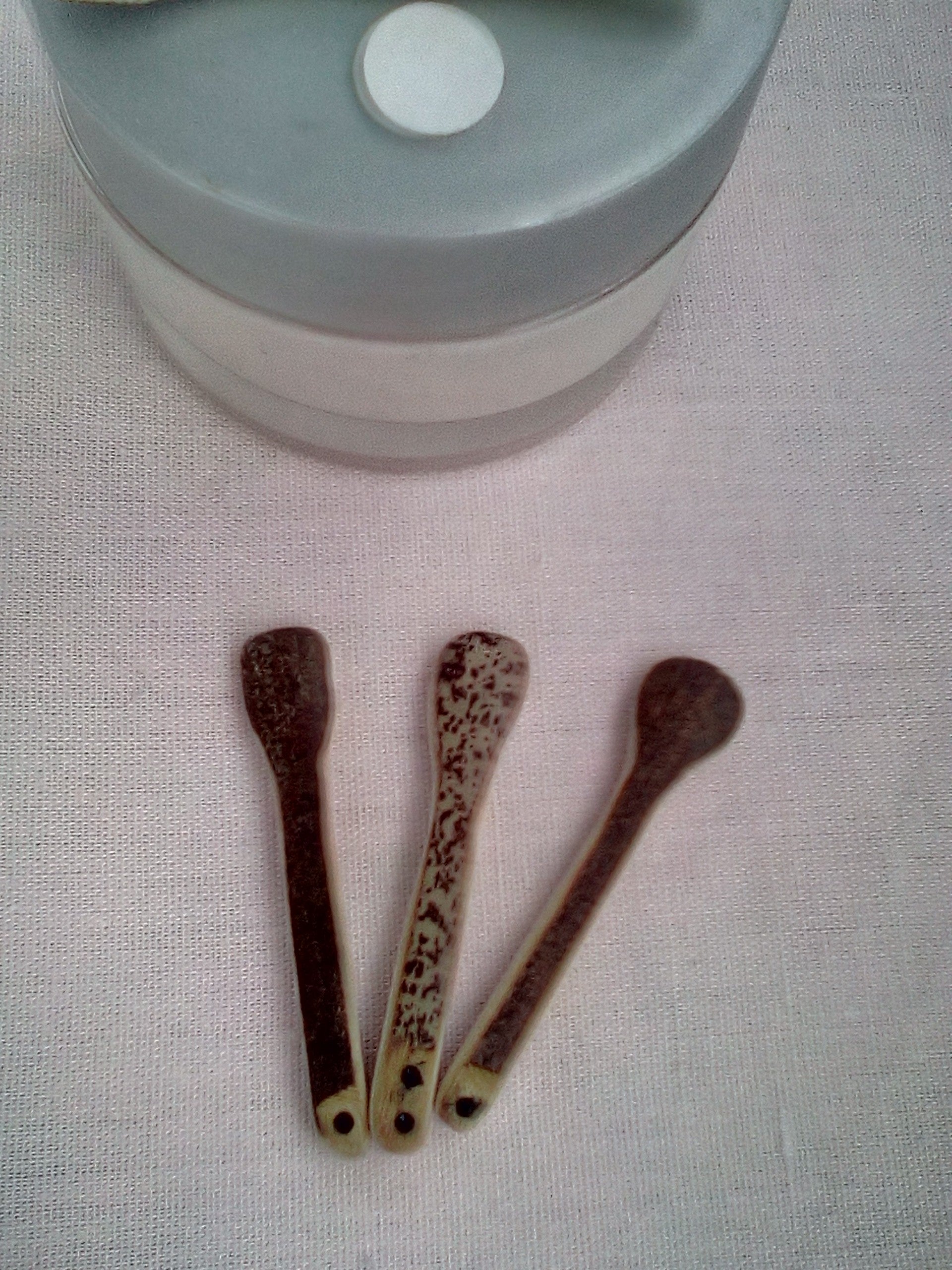 Spatule à maquillage en bambou noir 4-5 cm 1 strass noir