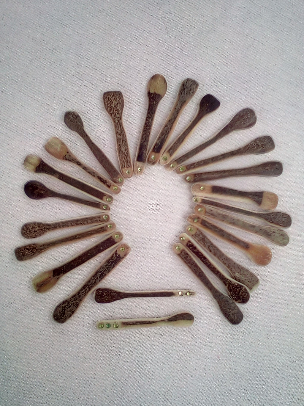 Spatule à maquillage en bambou noir 4-5 cm 1 strass vert
