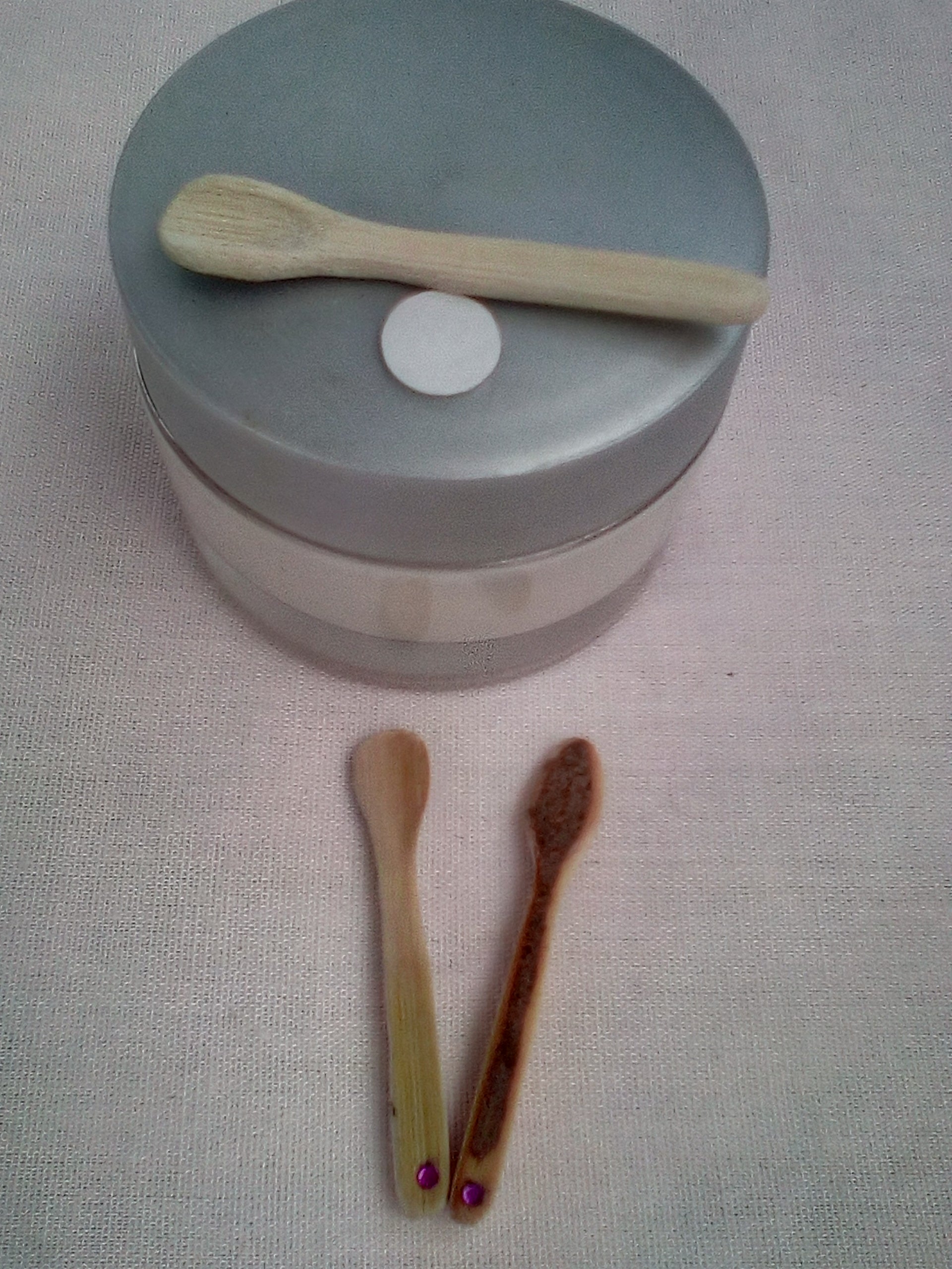 Spatule à maquillage en bambou noir 3-4 cm artisanale 1 strass rose