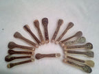 Spatule à maquillage en bambou noir artisanale 5-6 cm 1 strass blanc
