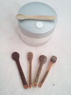 Spatule à maquillage en bambou noir artisanale 5-6 cm 1 strass rouge